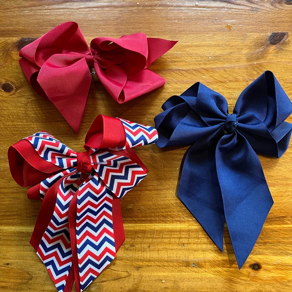 Patriotic hair bows with clip attached barely worn excellent condition